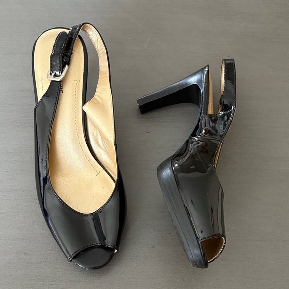 Jaclyn Smith Glossy Black Peep-Toe Heels - Picture 1 of 3